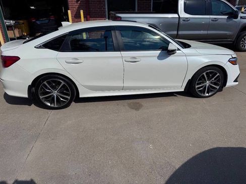 Used 2024 Honda Civic Touring image 4