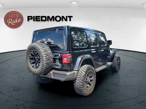 Used 2018 Jeep Wrangler Unlimited Sahara AWD/4WD image 5