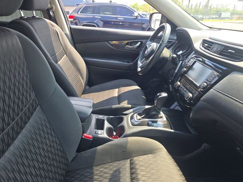 Used 2018 Nissan Rogue SV w/ Premium Package image 14