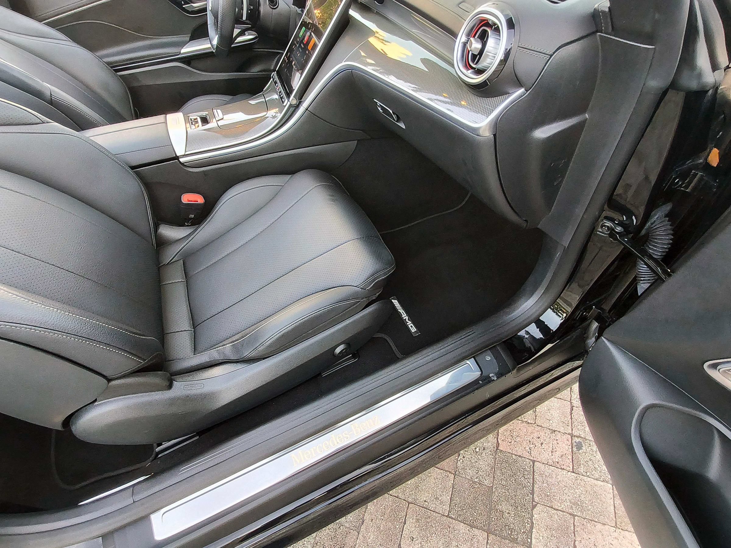Used 2025 Mercedes-Benz CLE 300 4MATIC Cabriolet image 14
