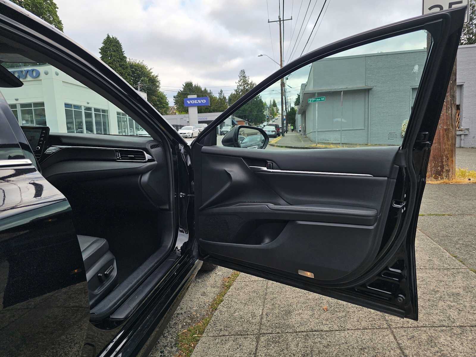 Used 2024 Toyota Camry XSE FWD image 10