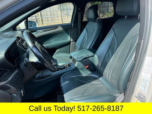 Used 2019 Lincoln MKC Reserve w/ MKC Technology Package AWD/4WD image 3