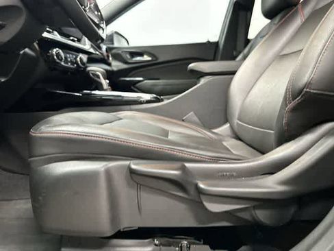 Used 2024 Chevrolet Trax RS w/ Sunroof Package FWD image 26