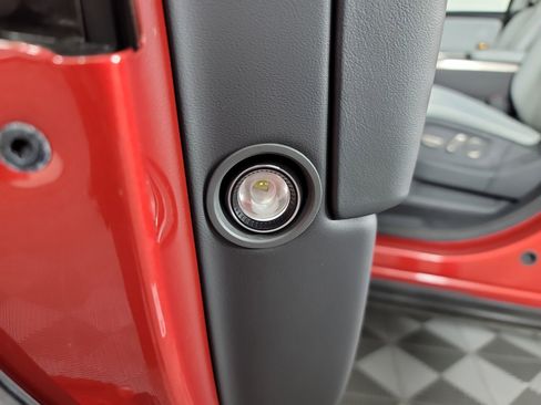 Used 2023 Rivian R1S Launch Edition image 32