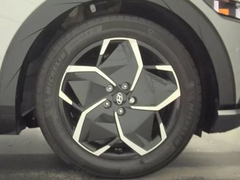 Used 2024 Hyundai Ioniq 5 SE RWD image 11