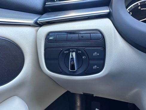 Used 2019 INFINITI QX50 Pure image 14