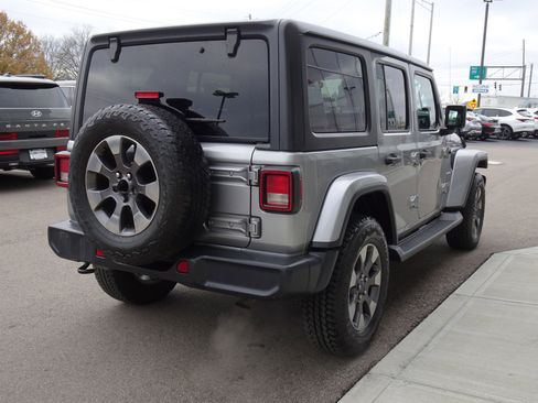 Used 2019 Jeep Wrangler Unlimited Sahara image 5