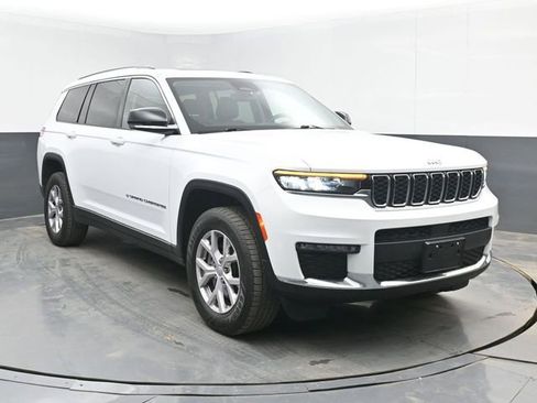 Used 2022 Jeep Grand Cherokee L Limited AWD/4WD image 2