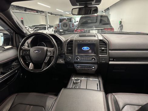 Used 2020 Ford Expedition Limited w/ Equipment Group 303A AWD/4WD image 18