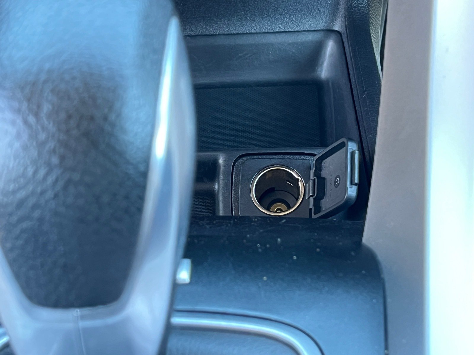 Used 2016 Ford Fusion SE FWD image 23