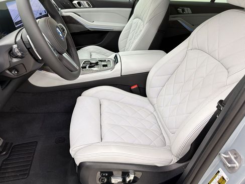 New 2026 BMW X5 xDrive50e w/ M Sport Package AWD/4WD image 5