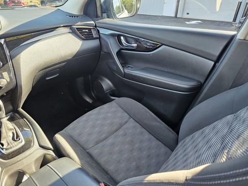 Used 2017 Nissan Rogue Sport SV image 27