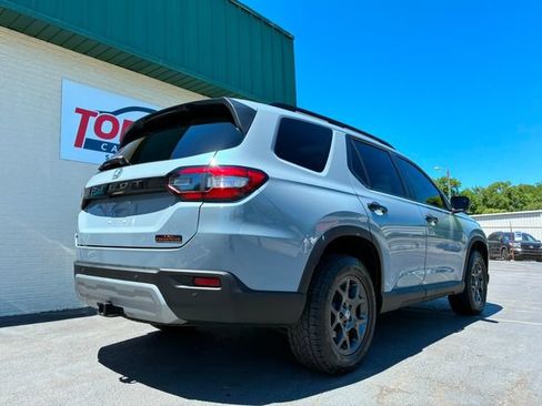Used 2024 Honda Pilot TrailSport image 6