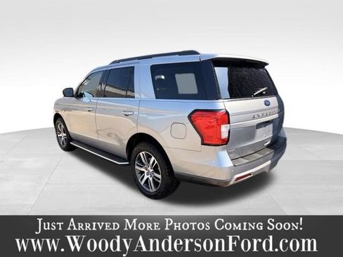 Used 2022 Ford Expedition XLT RWD image 4