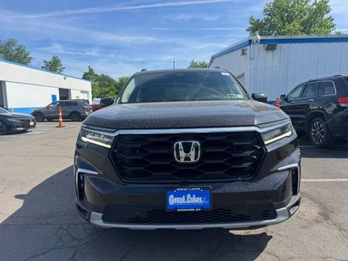 Used 2023 Honda Pilot Touring image 7