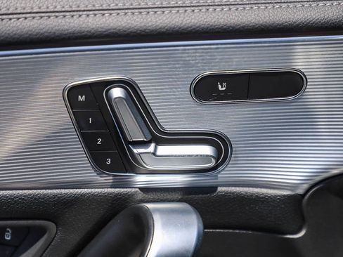 Used 2020 Mercedes-Benz CLA 250 image 22
