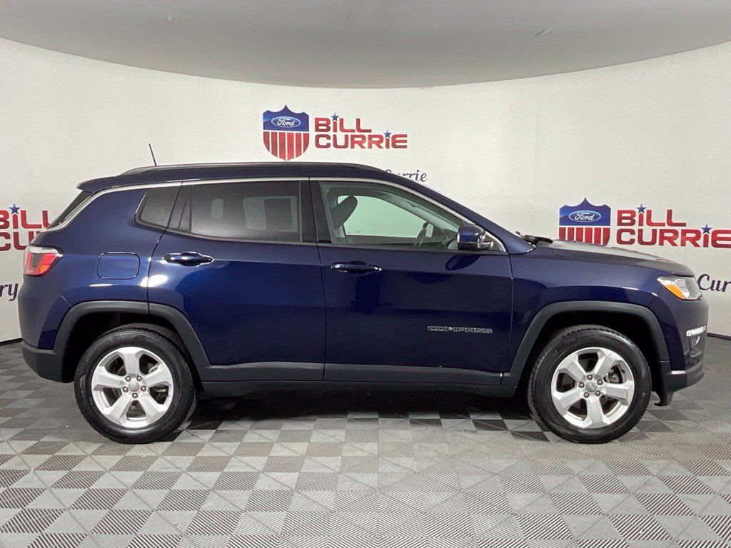 Used 2018 Jeep Compass Latitude w/ Popular Equipment Group AWD/4WD image 2
