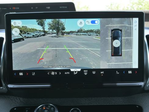Used 2025 Ford Expedition Tremor AWD/4WD image 21