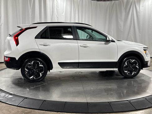 New 2026 Kia Niro Wind w/ Wind Preserve Package FWD image 9