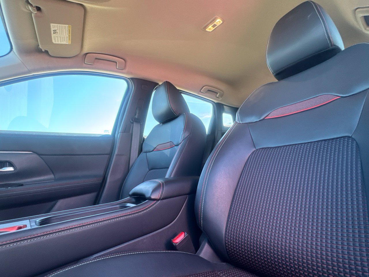 Certified 2026 Nissan Kicks SR FWD image 42