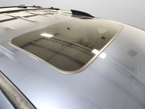 Used 2012 Toyota Highlander Limited w/ Tow Pkg image 11