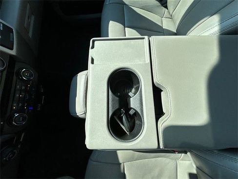 Used 2018 Ford F150 Lariat image 29