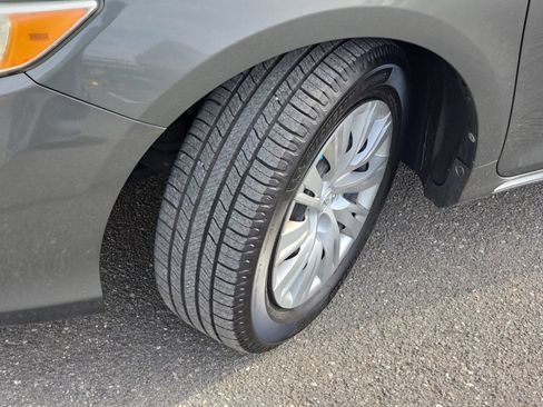 Used 2012 Toyota Camry LE image 33