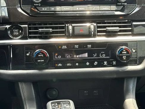Used 2025 Nissan Pathfinder SV AWD/4WD image 19