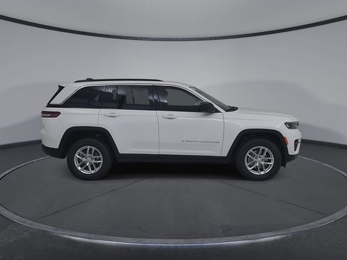 New 2026 Jeep Grand Cherokee Laredo X AWD/4WD image 17