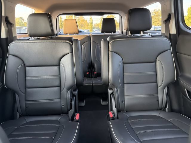Used 2023 GMC Acadia Denali w/ Denali Ultimate Package FWD image 31