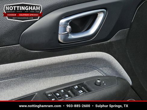 Used 2024 Jeep Compass Latitude AWD/4WD image 26