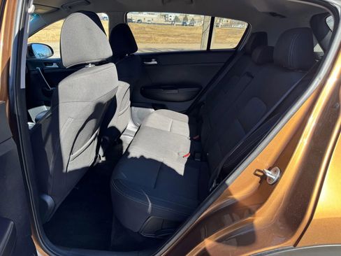 Used 2017 Kia Sportage LX image 11