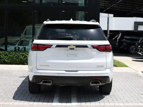 Used 2023 Chevrolet Traverse Premier FWD image 6