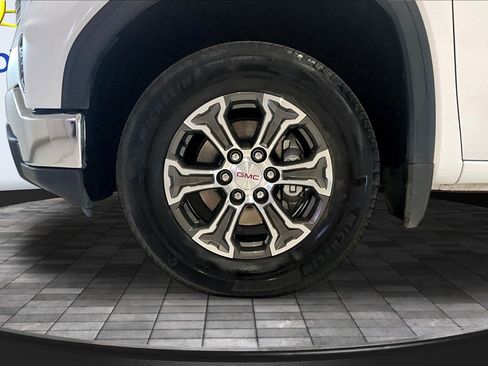 Used 2026 GMC Sierra 1500 SLT AWD/4WD image 35