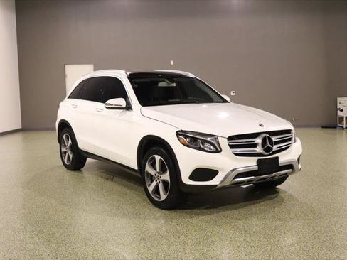 Used 2019 Mercedes-Benz GLC 300 4MATIC image 1