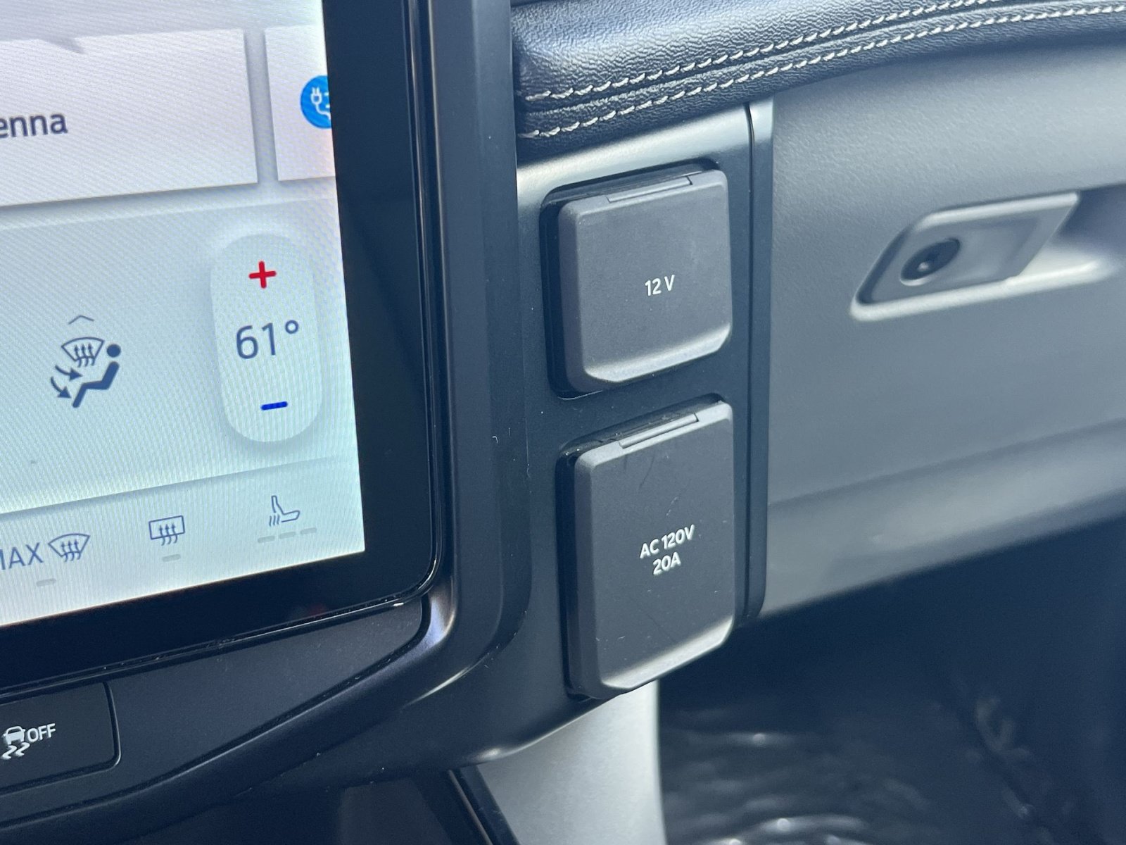 Used 2025 Ford F150 Lightning Flash AWD/4WD image 31
