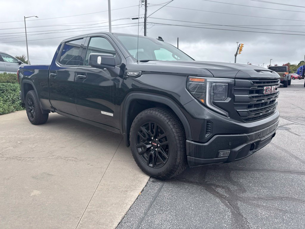 Used 2025 GMC Sierra 1500 Elevation w/ Elevation Premium Package AWD/4WD image 3