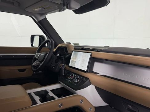 New 2025 Land Rover Defender 110 X-Dynamic SE image 22