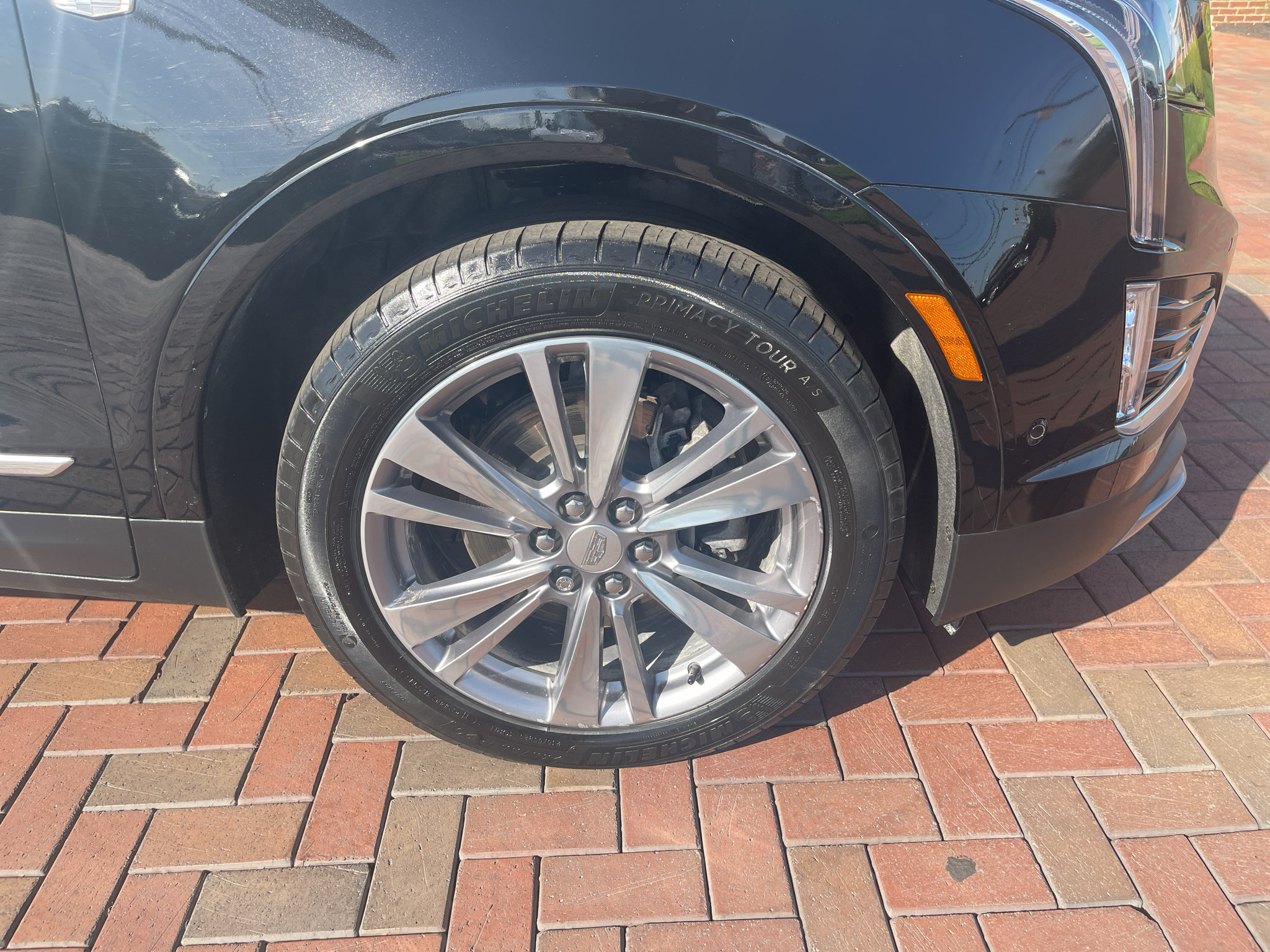 Used 2024 Cadillac XT5 Premium Luxury w/ Technology Package AWD/4WD image 6
