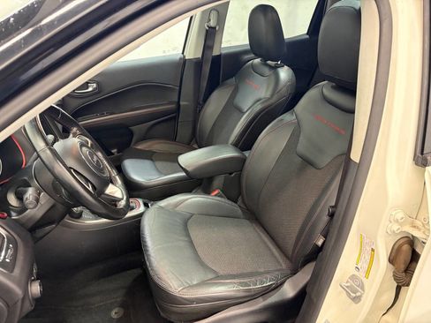 Used 2018 Jeep Compass Trailhawk w/ Navigation Group image 22