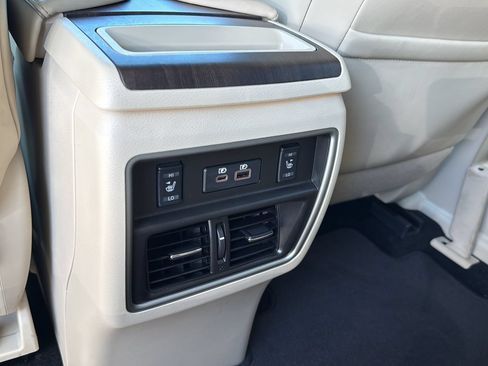 Used 2019 Nissan Murano Platinum w/ Cargo Package FWD image 27