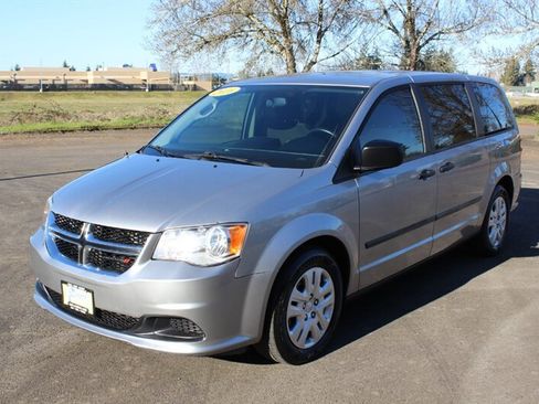 Used 2016 Dodge Grand Caravan American Value Package image 2
