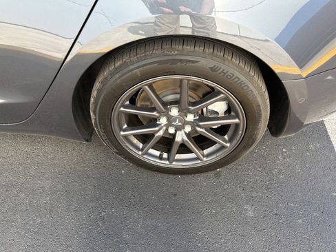 Used 2020 Tesla Model 3 Standard Range image 8