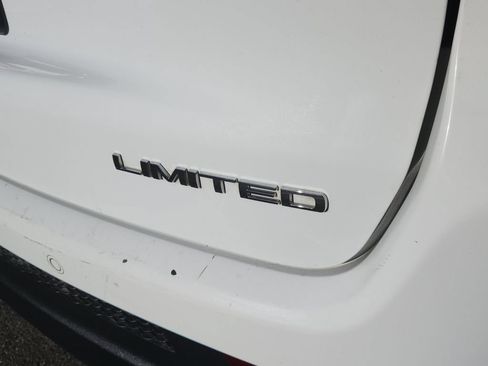 Used 2025 Jeep Compass Limited AWD/4WD image 13