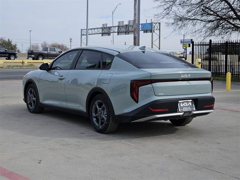 New 2026 Kia K4 LXS image 4