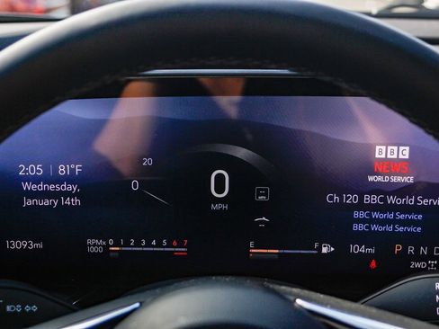 Used 2025 Buick Envision Preferred image 21