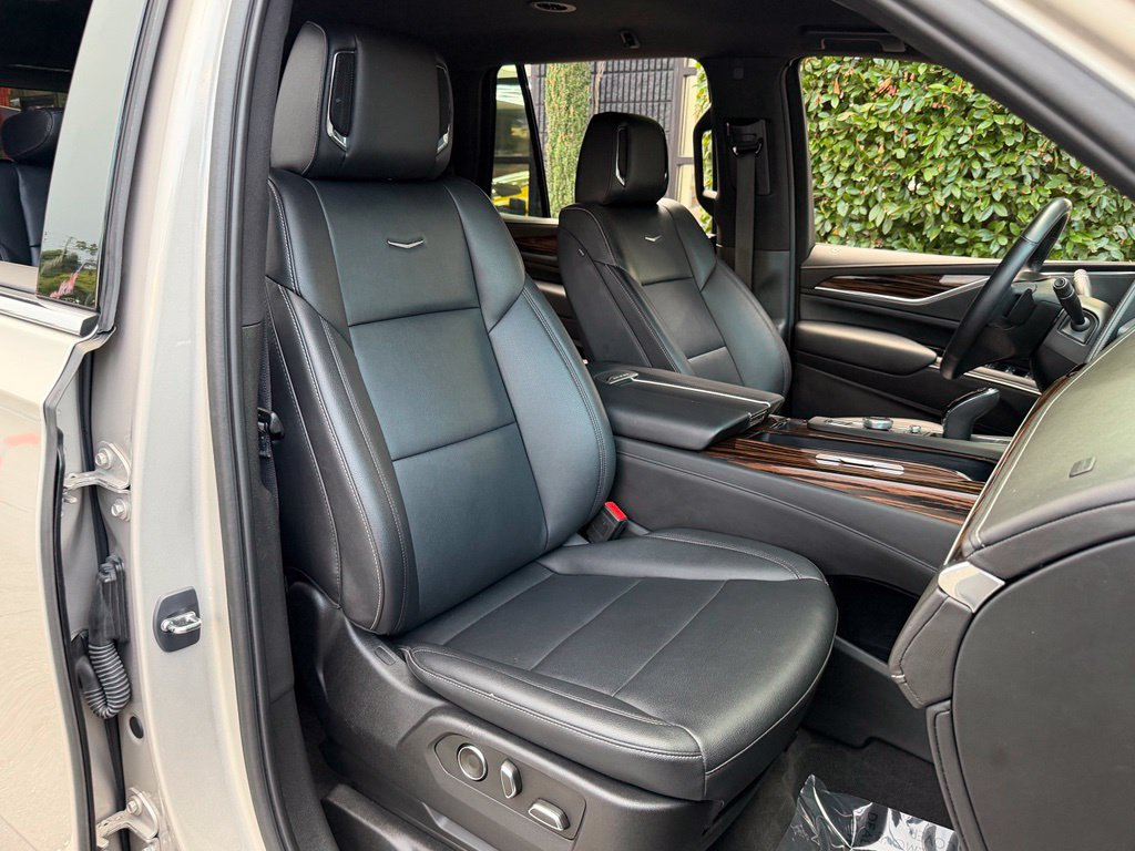 Used 2023 Cadillac Escalade Luxury RWD image 37
