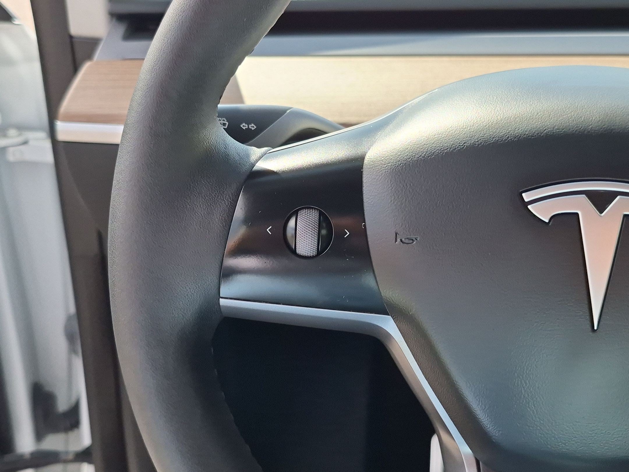 Used 2023 Tesla Model Y Long Range AWD/4WD image 21