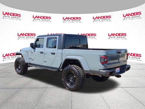 Used 2025 Jeep Gladiator Sport AWD/4WD image 5