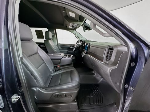 Used 2025 GMC Sierra 1500 SLT RWD image 32